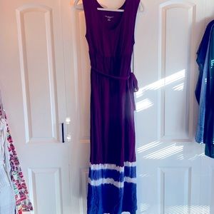 Women’s maternity empire waist two-color sleeveless maxi dress from Liz Lange